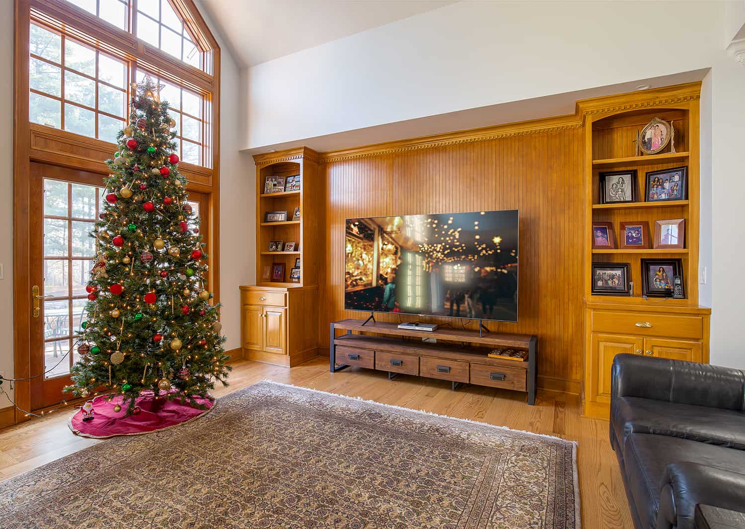 lake club living room